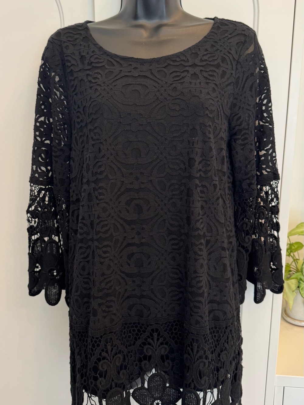 Alfani M Black Lace Shift Dress Floral Crochet Bell Sleeve Scallop Hem